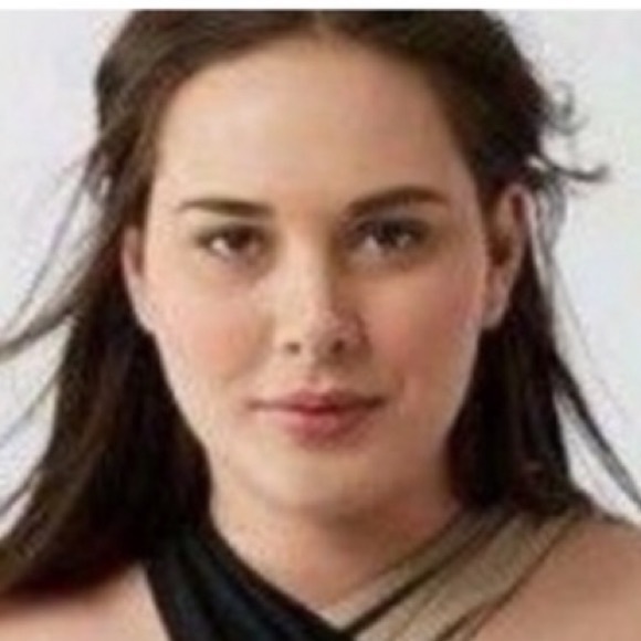 Meet your Posher, Faith 🌺🌸💜 - Picture 1 of 1